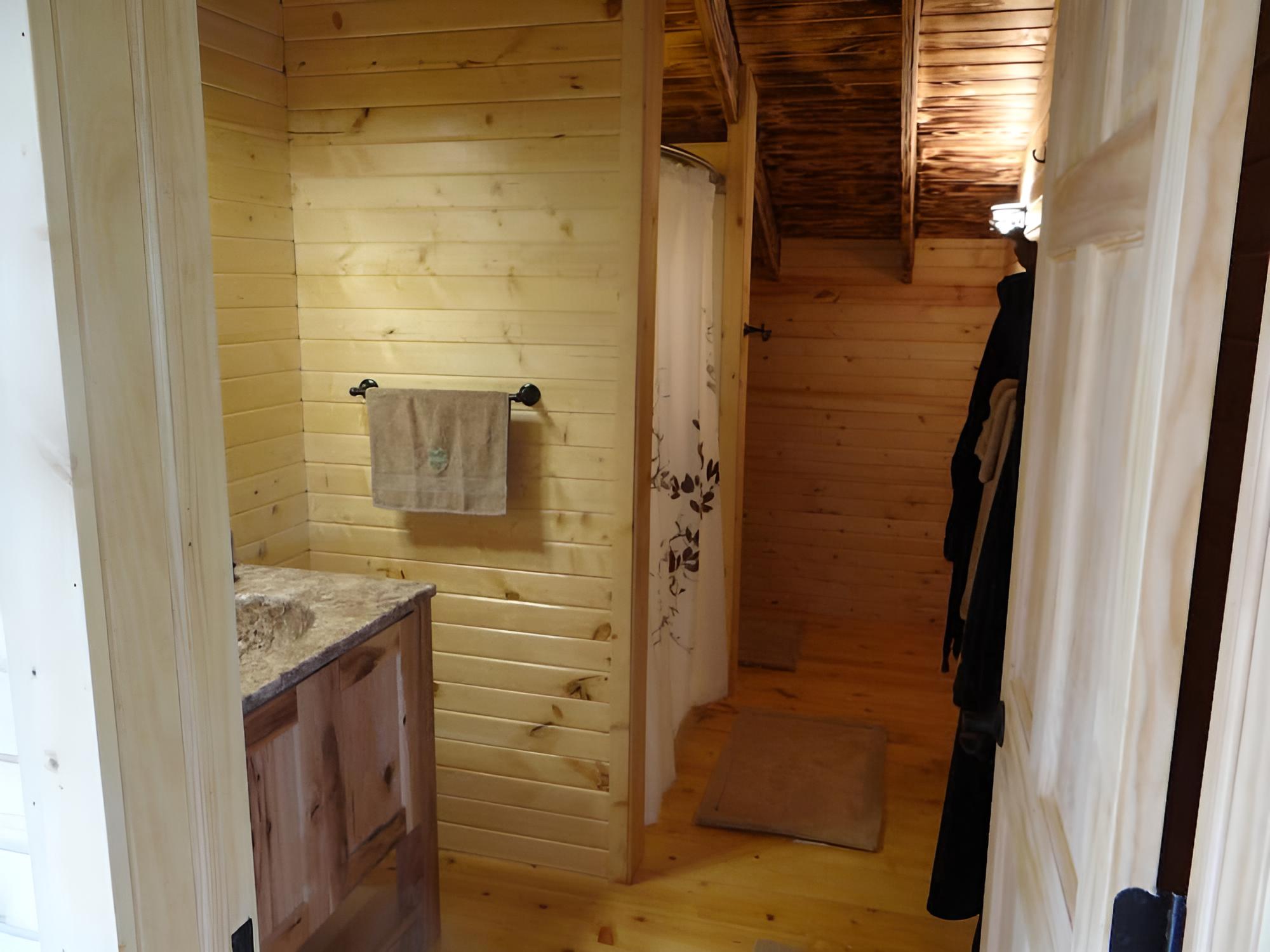 Luxury Cabin, Multiple Beds, Resort View photo 3