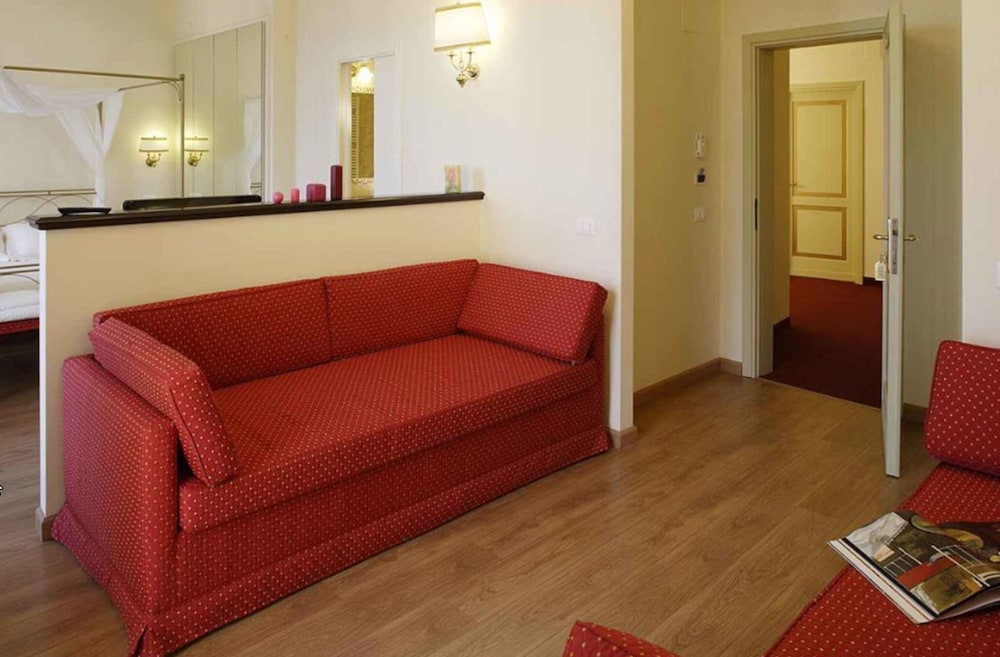 Romantic Suite - Photo 1
