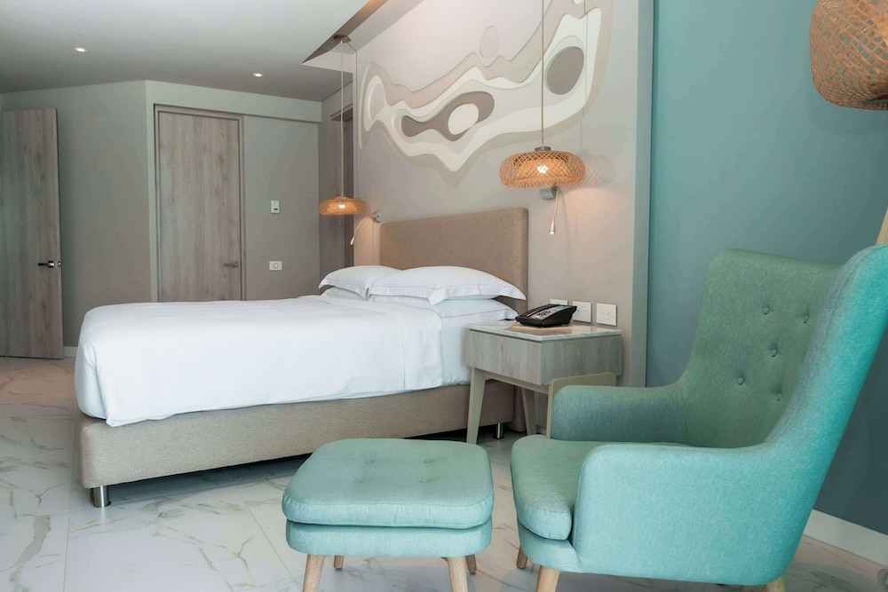 Suite, 1 King Bed, Terrace, Ocean View photo 3