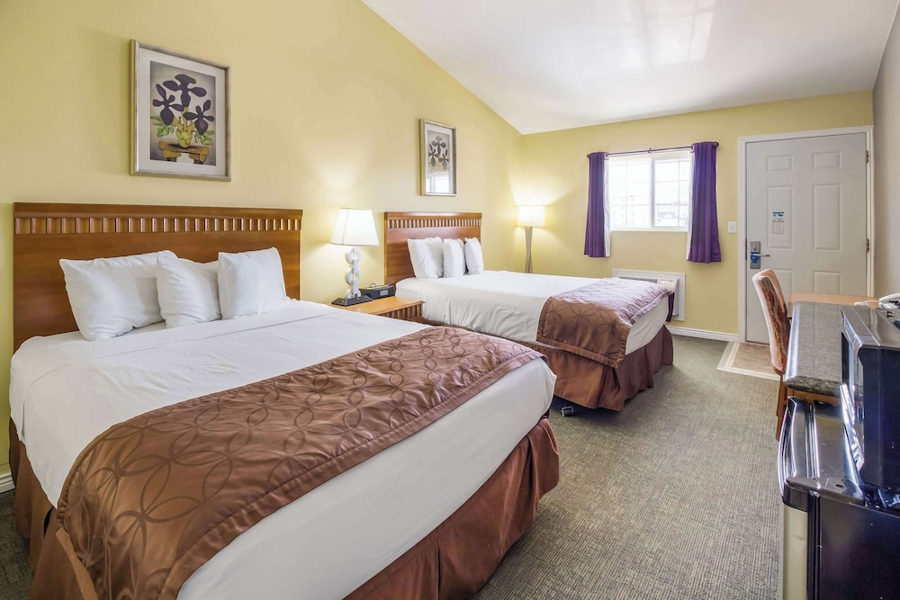 Standard Room, 2 Queen Beds, Non Smoking photo 1