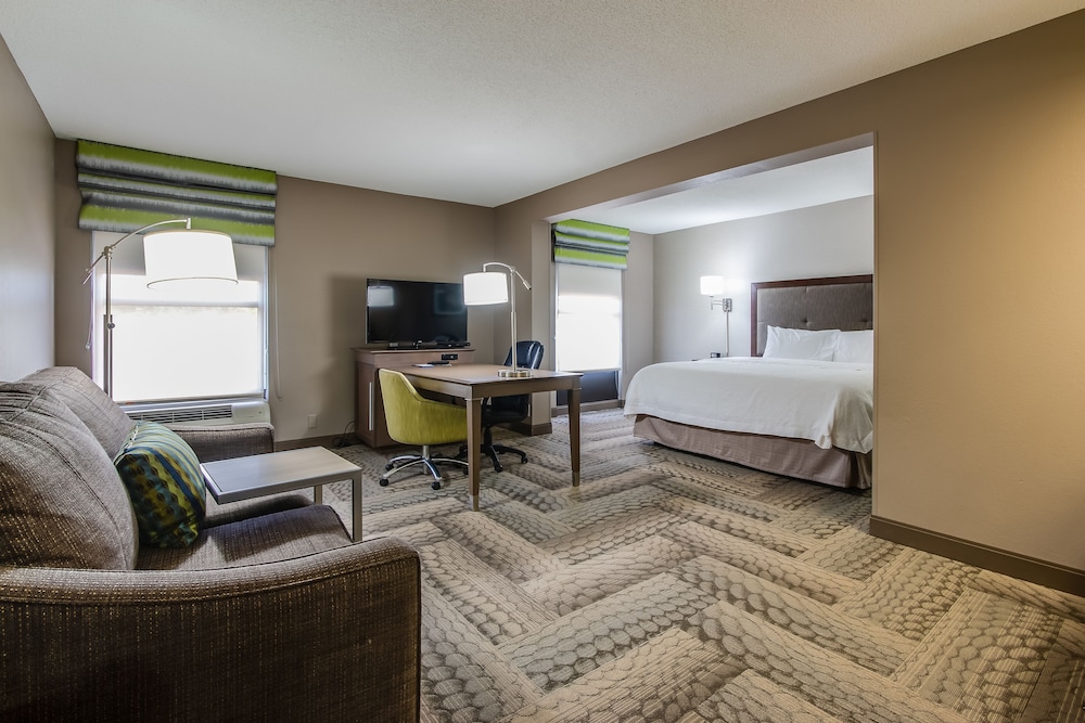 One Bedroom Suite, One King Bed, Non-Smoking photo 1