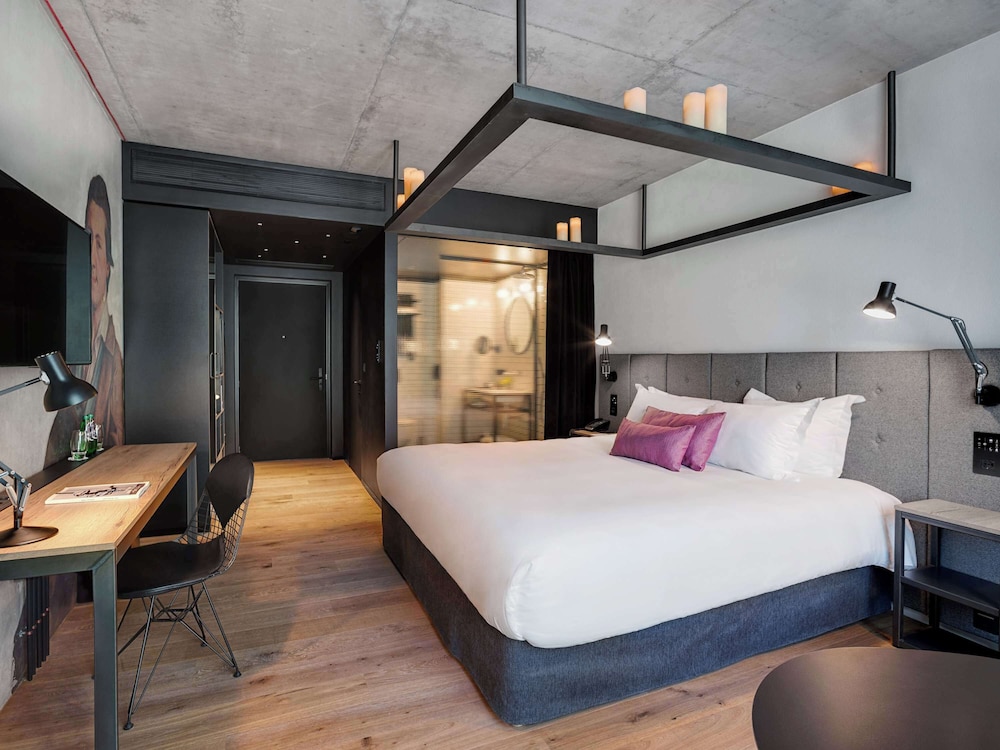 Classic Room, 1 Queen Bed - Photo 4