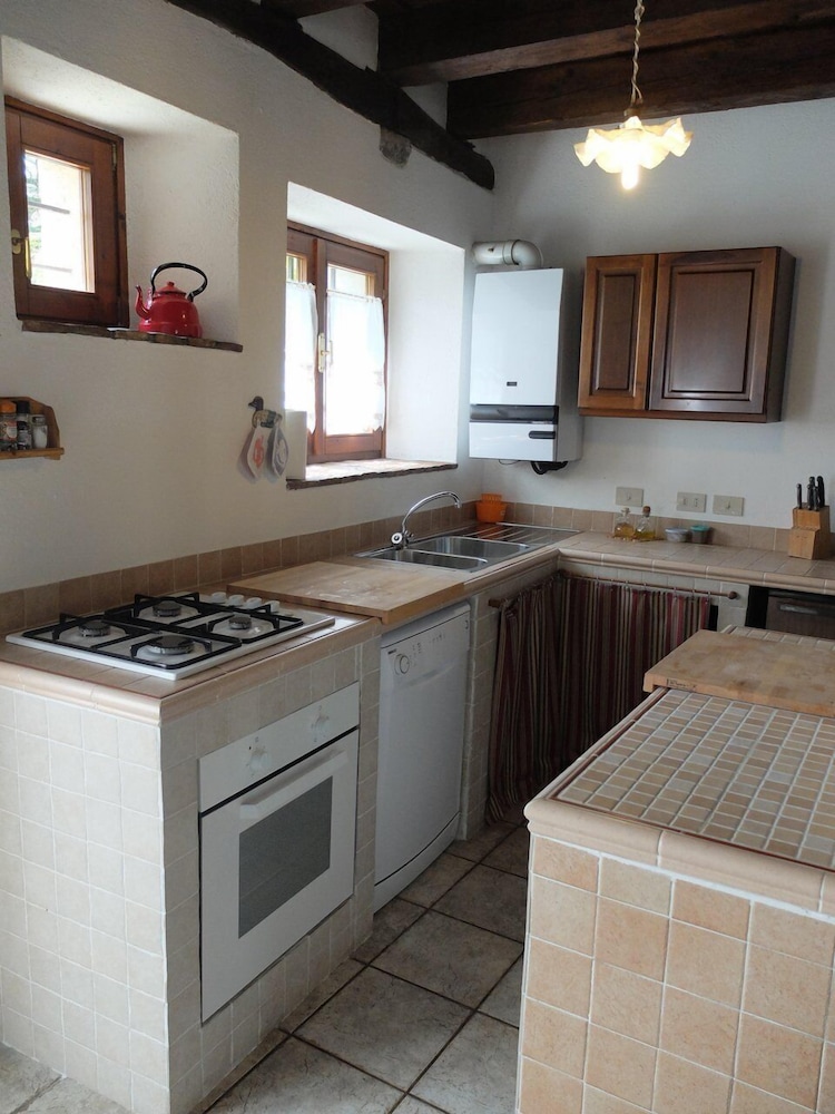 Apartment, 2 Bedrooms (APT 2) photo 2