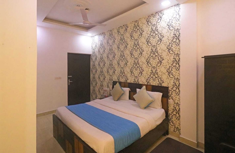 Deluxe Room, City View