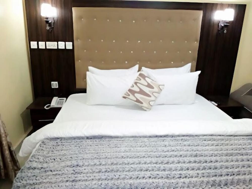 Deluxe Room, Balcony, City View photo 2