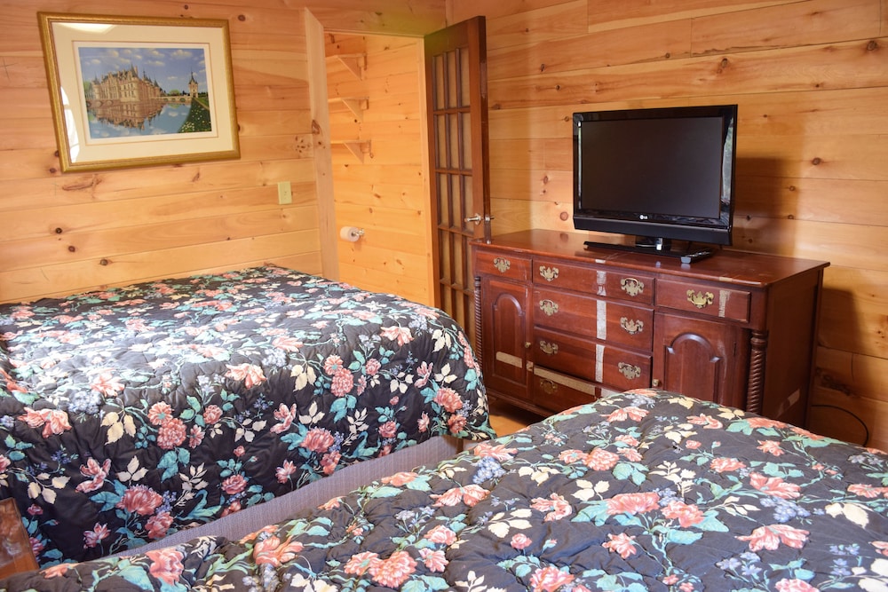Standard Room, 2 Queen Beds photo 2
