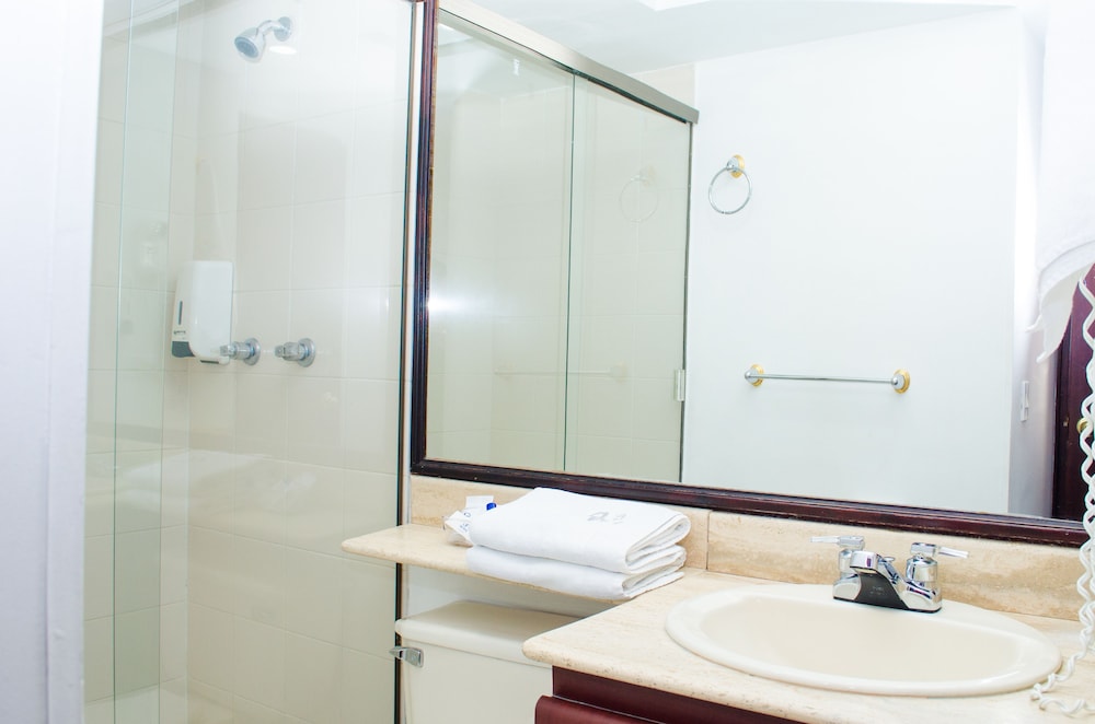 Deluxe Room - Photo 6