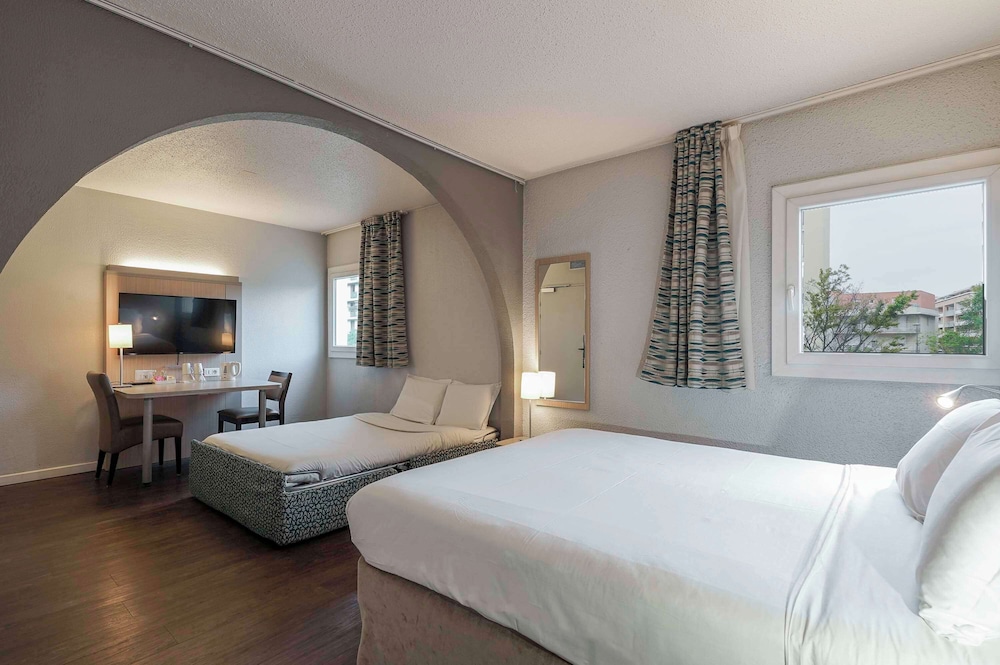 Standard Room, 1 Double Bed - Photo 13