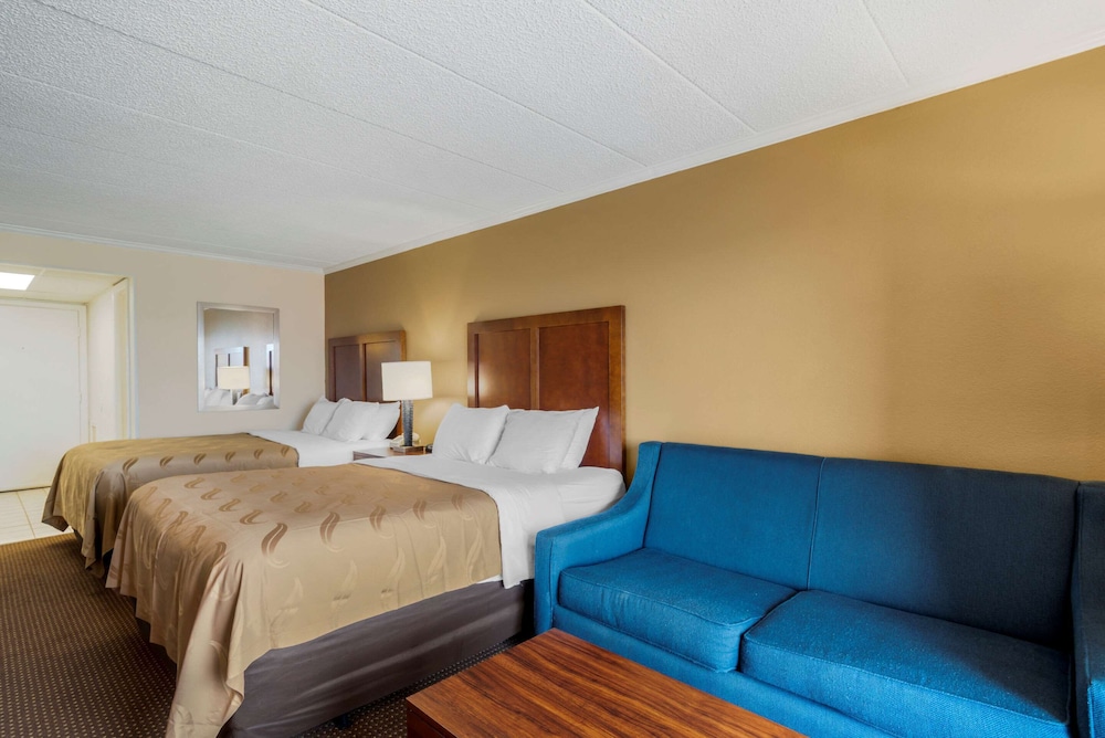 Room, 2 Queen Beds, Non Smoking (Efficiency) - Photo 7