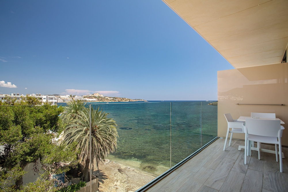 Superior Room, Partial Ocean View - Photo 4