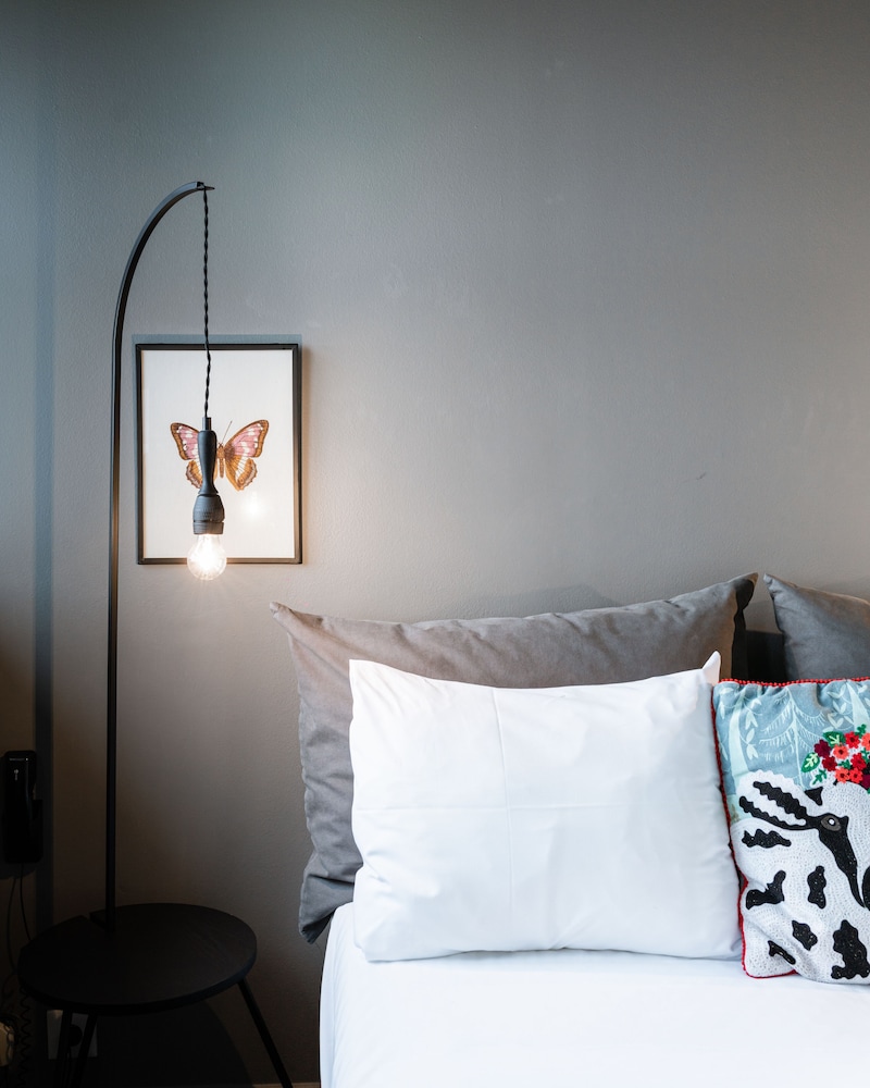 Standard Double or Twin Room - Photo 7