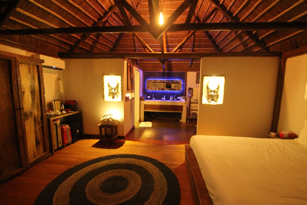 Jungle Villa with private 24-hour butler and Jacuzzi