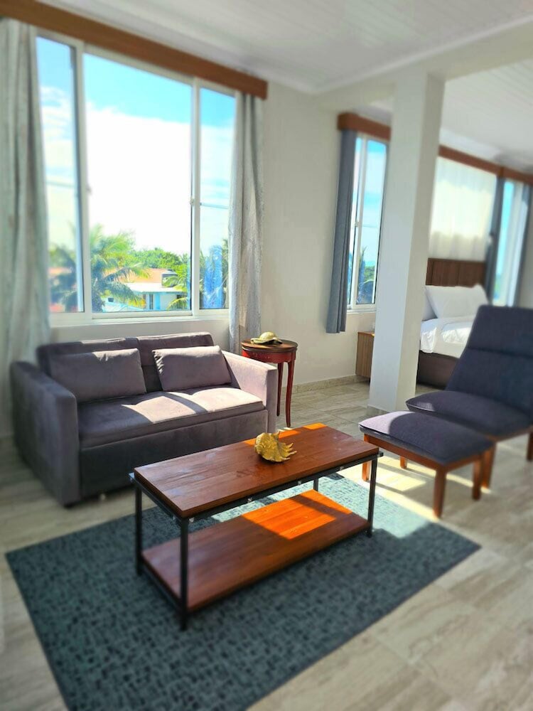 Lush Ocean View Villa photo 2