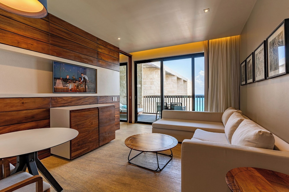 Suite (The Horizon)