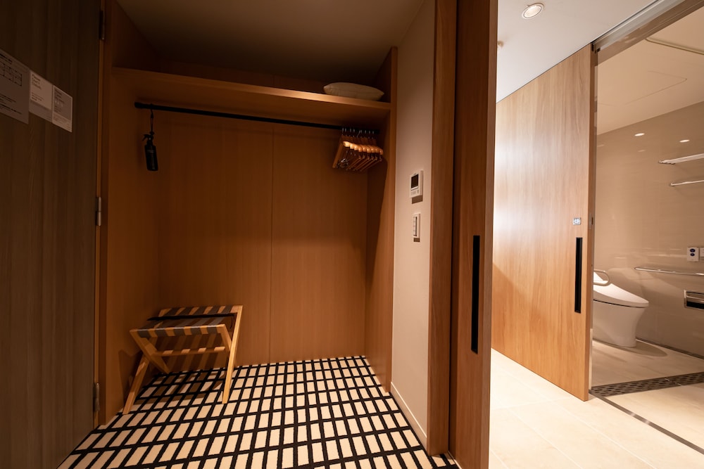 Deluxe Twin Room, Non Smoking (Up to 3 pax for above 6 yrs) photo 3