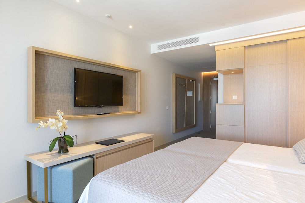 Triple Room, Balcony
