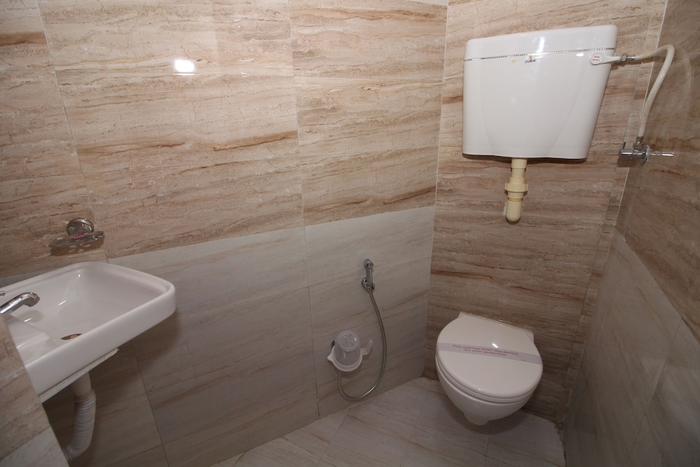 Comfort Double Room, 1 Queen Bed, Private Bathroom photo 2