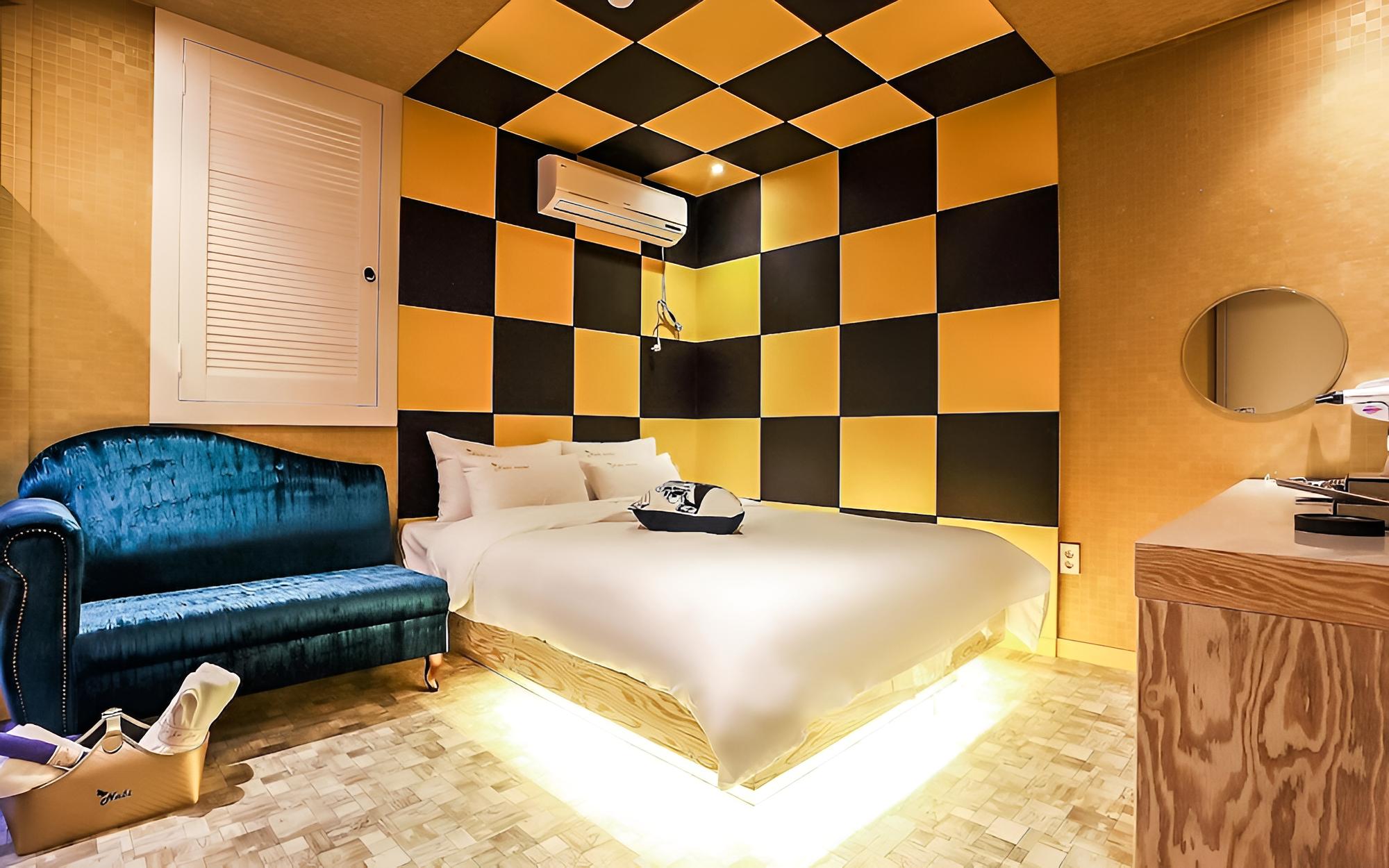 Room (Standard room (Netflix personal accou) - Photo 19