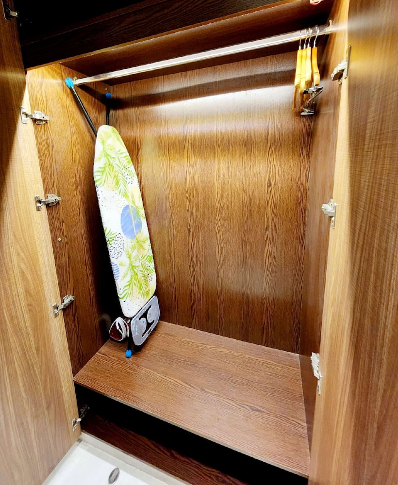 Executive Room, 2 Twin Beds, Non Smoking, City View (with Extra Bed) - Photo 3