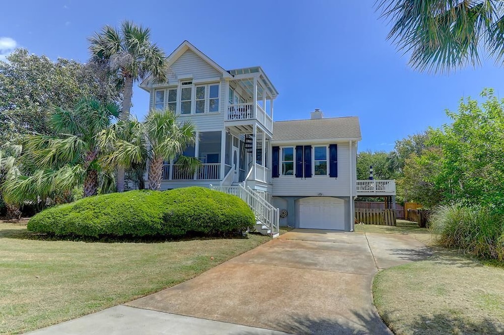 House, Multiple Beds (8 44th Avenue)