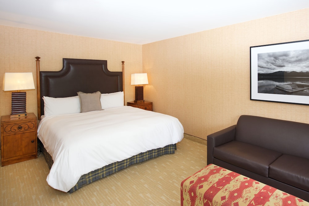 Room, 1 King Bed, Roll-in Shower - Photo 1