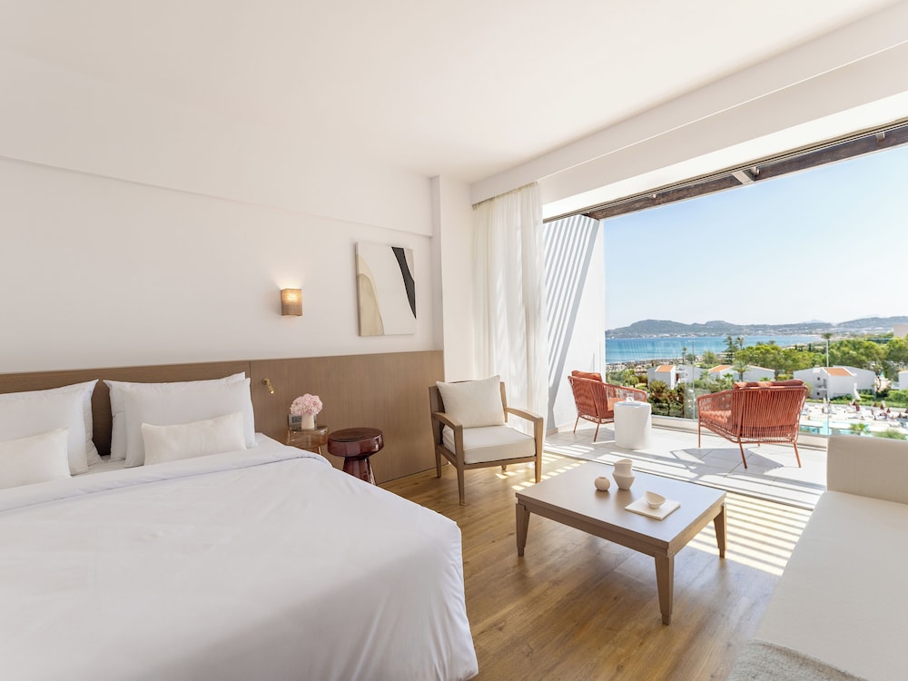 LUX.ME Panoramic Guestroom Sea View - Photo 6