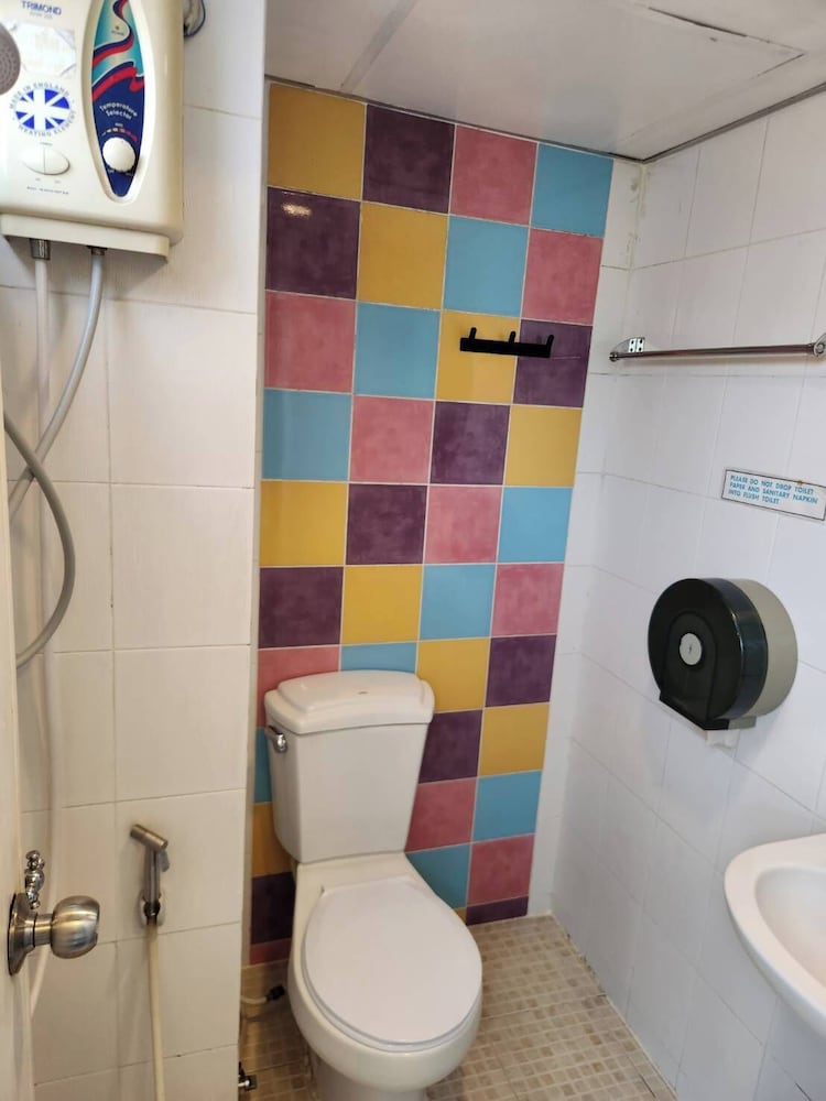 Small Double Room thumbnail 6