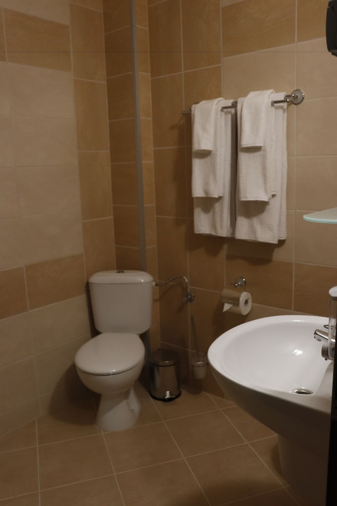 Comfort Triple Room, Non Smoking, City View photo 2