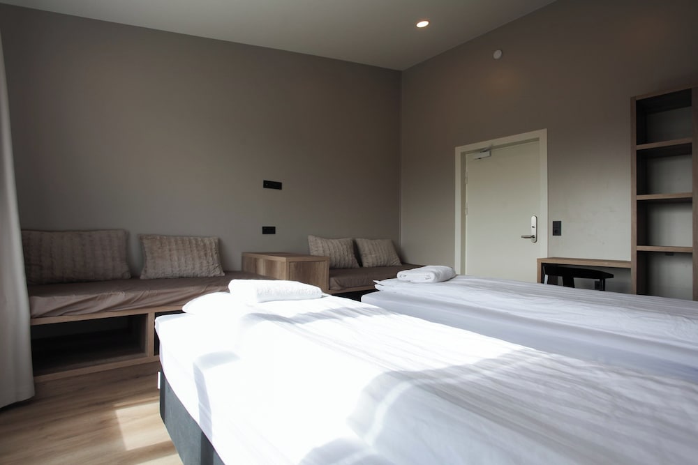 Deluxe Double or Twin Room, Private Bathroom photo 3