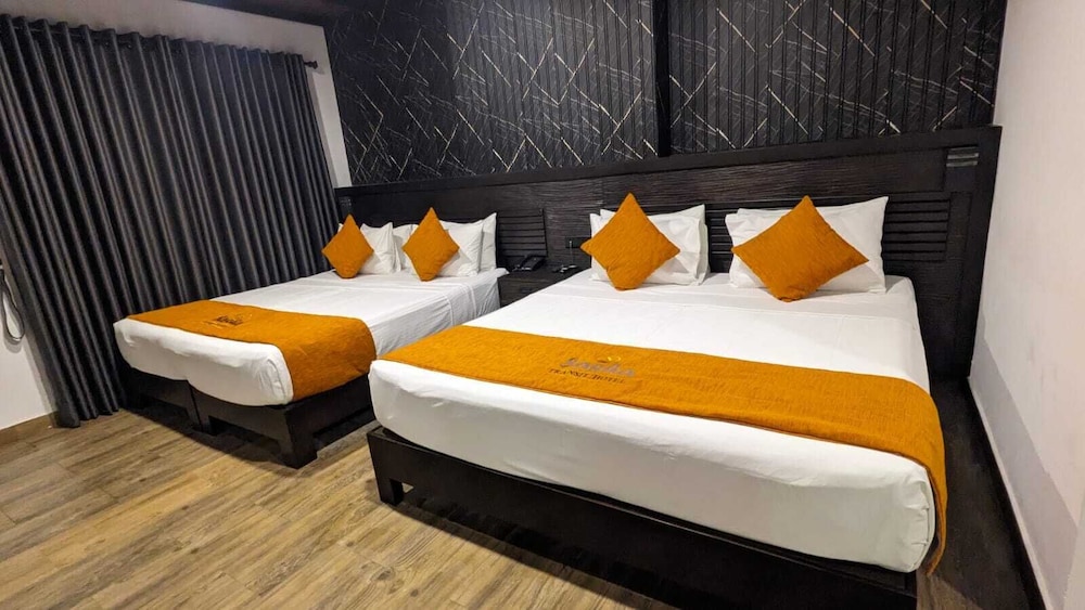 Family Quadruple Room, City View photo 3