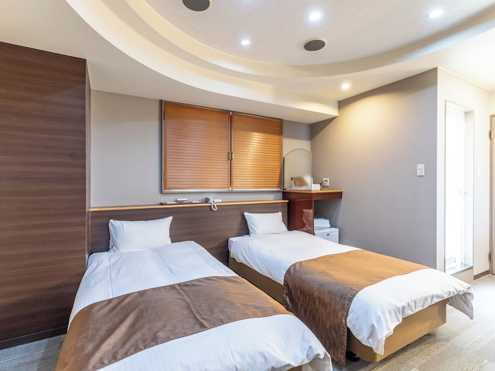 Twin Room, Non Smoking - Photo 13