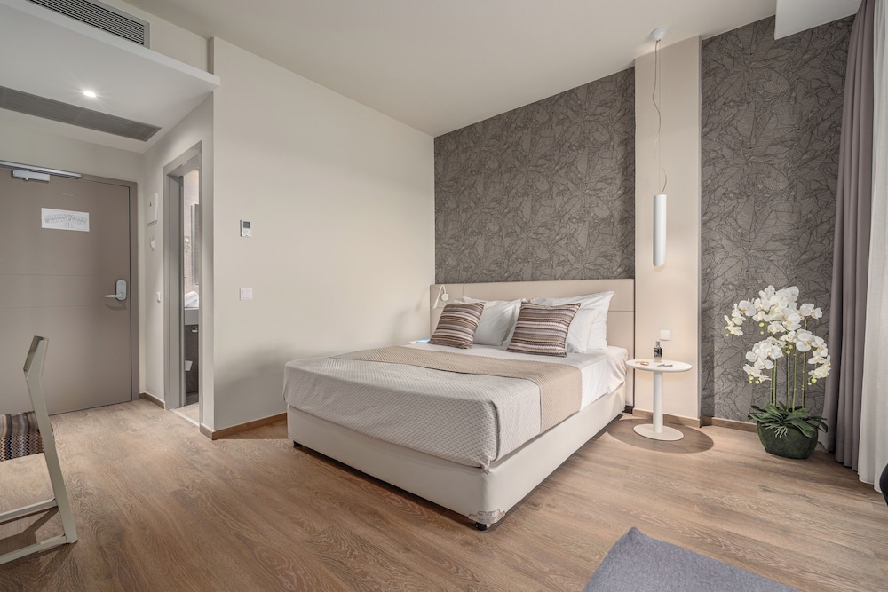 Premium Double Room, Sea Front - Photo 1