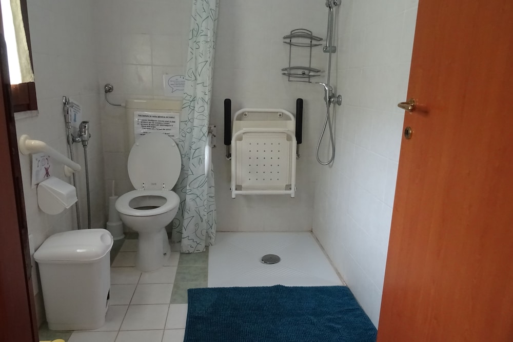 Family Double Or Twin Room, Accessible, Private Bathroom (Viburno 2) photo 3