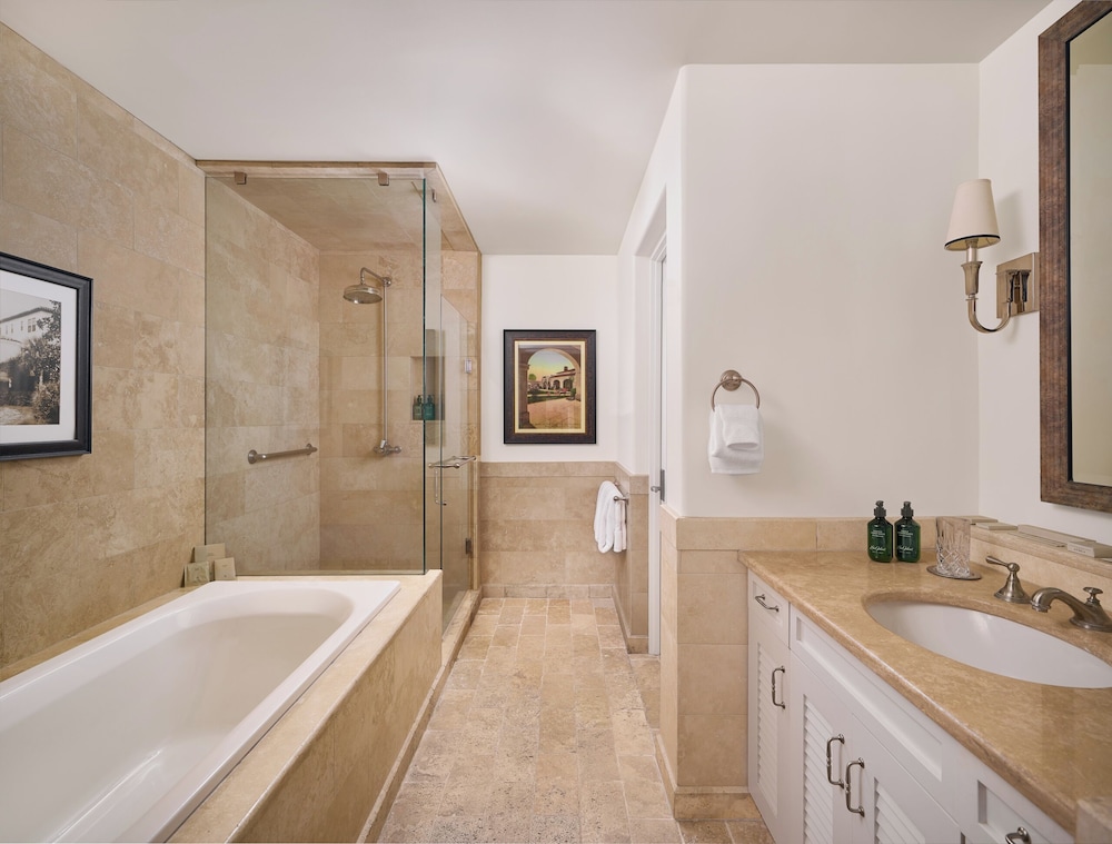 Suite (Cloister - The Black Banks Suite) photo 3
