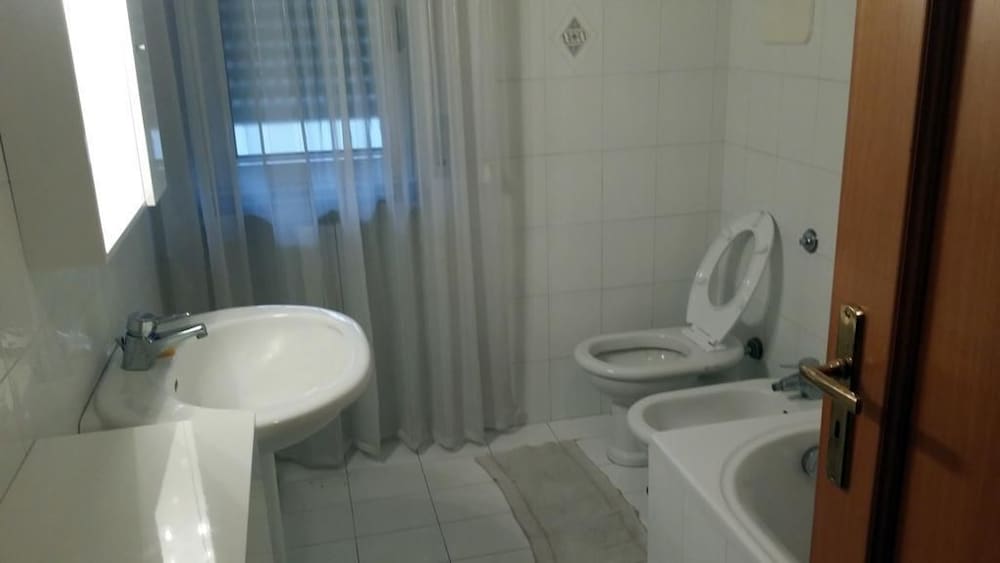 Double Room, Shared Bathroom, City View photo 2