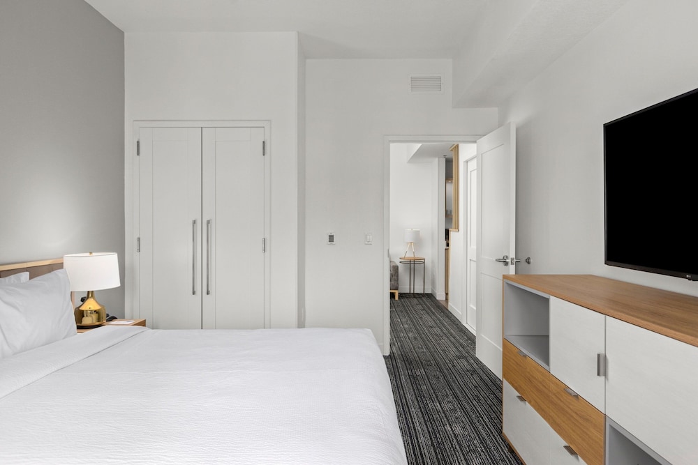 Suite, 1 Bedroom, Balcony photo 3