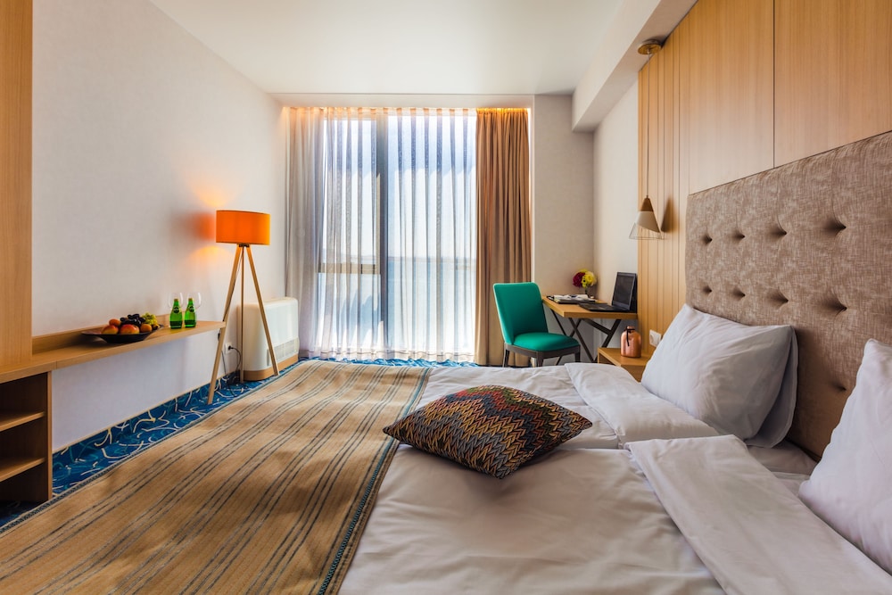 Comfort Double or Twin Room, City View