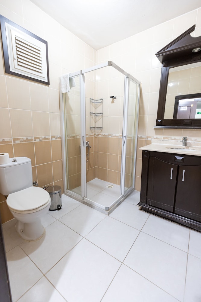 Standard Triple Room - Photo 10
