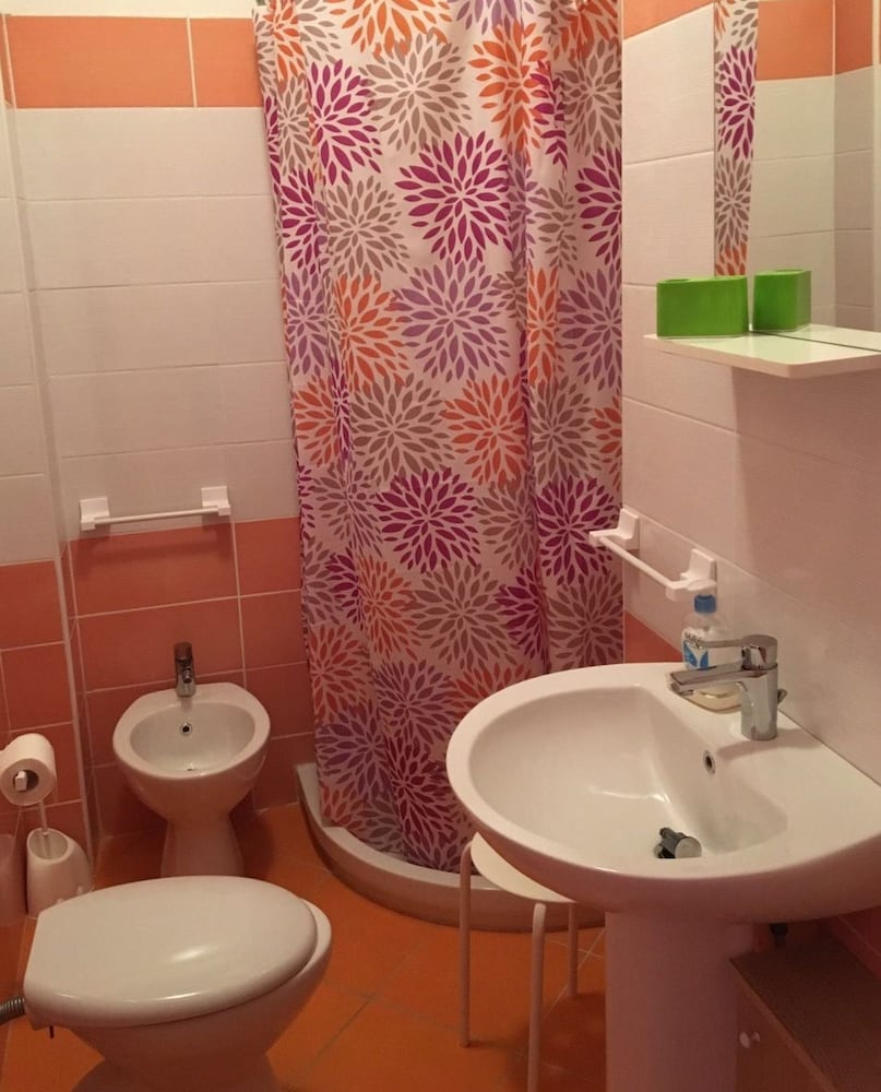Single Room, Ensuite photo 2