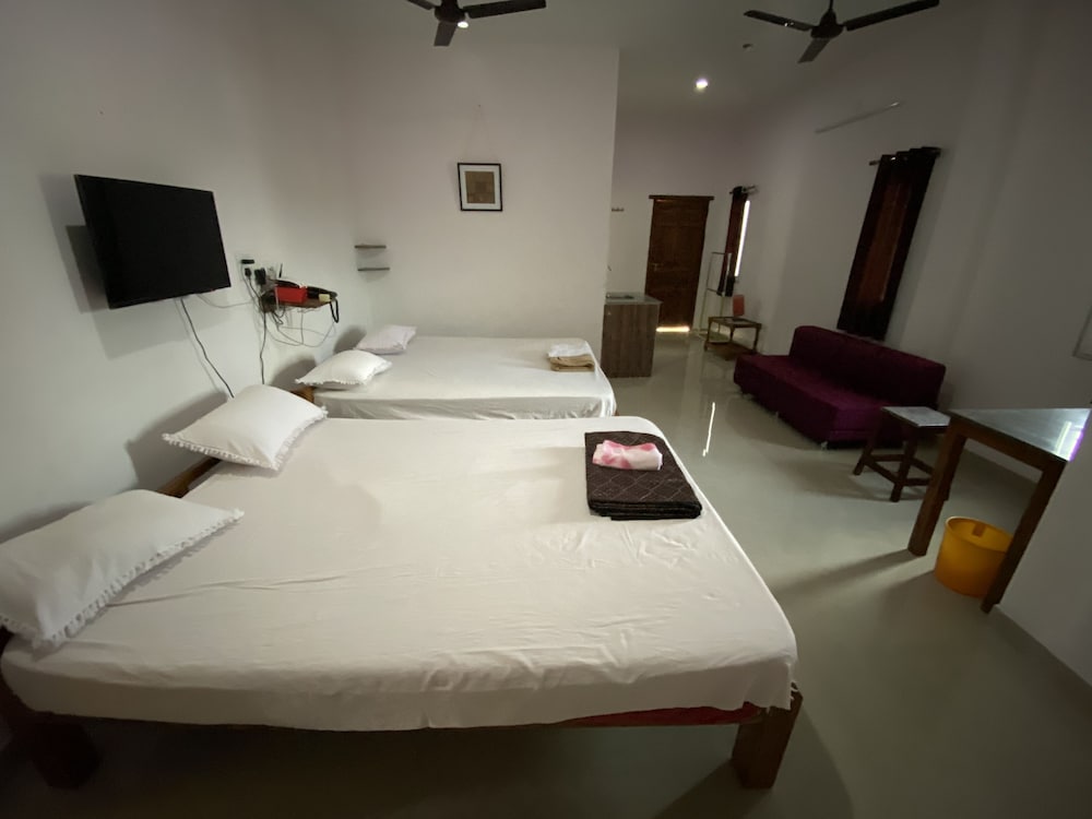 Deluxe Triple Room, Multiple Beds photo 1