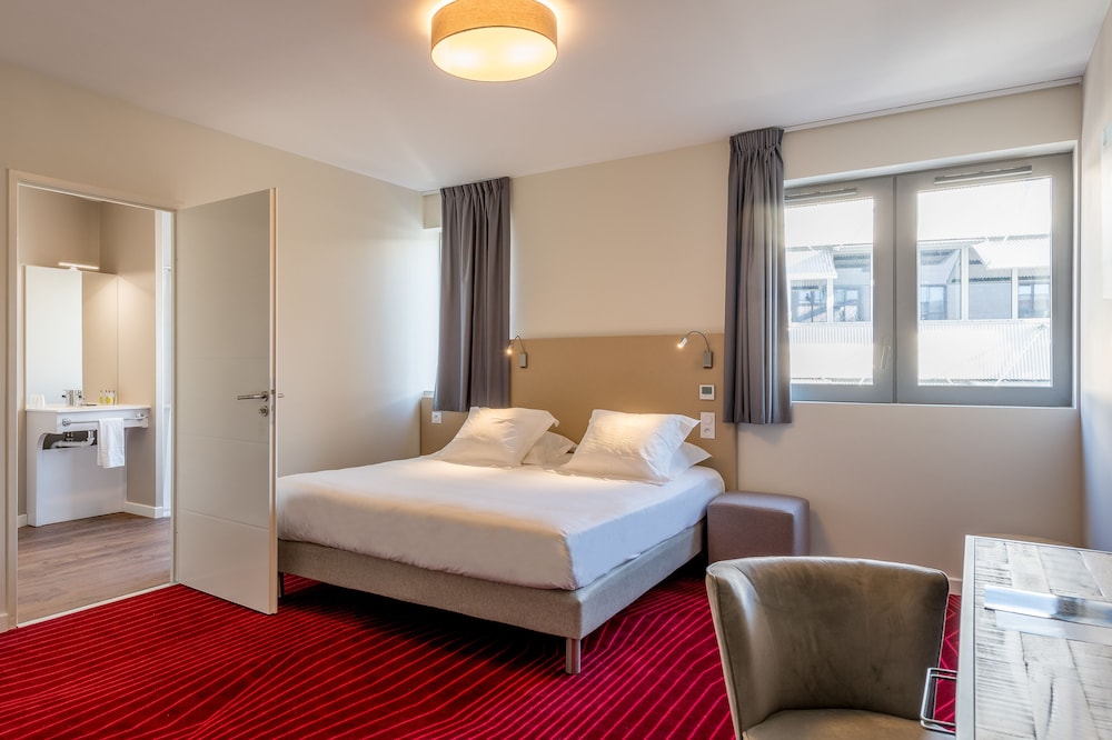EXECUTIVE STUDIO (DOUBLE BED)