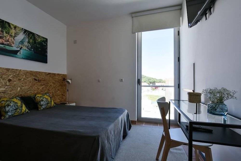 Economy Room (3)