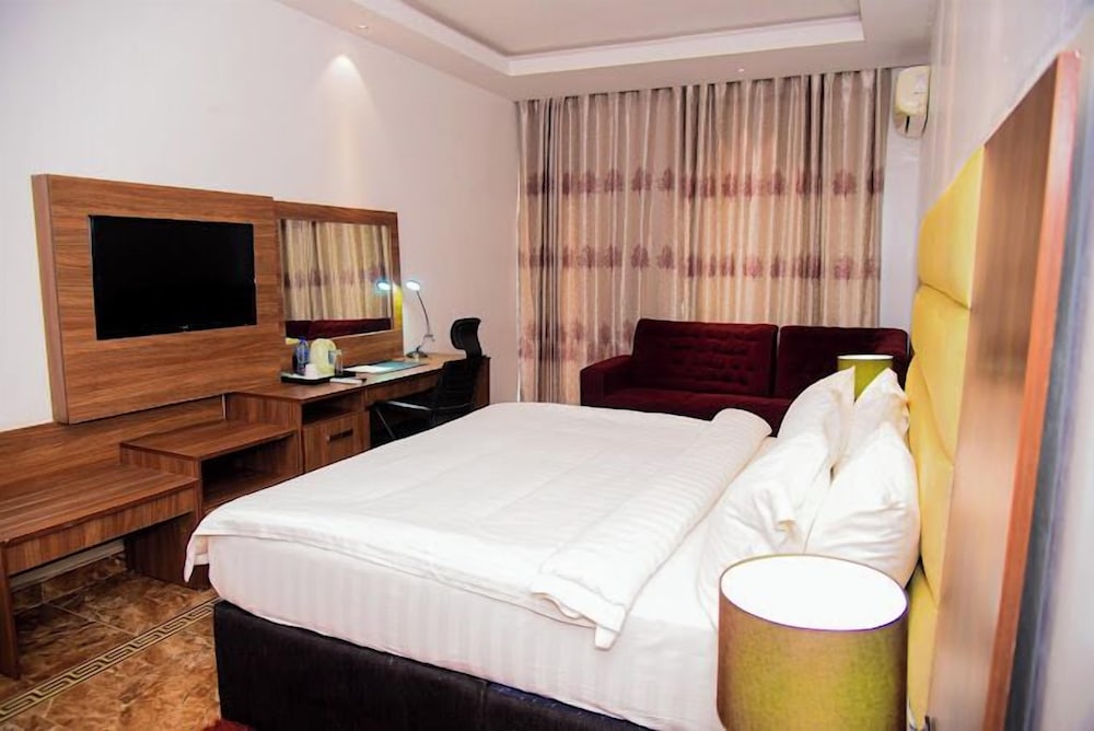 Economy Room, Balcony, City View photo 3