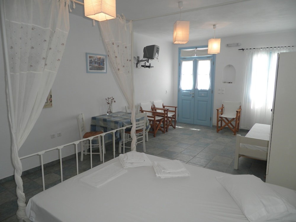 Studio, Sea View
