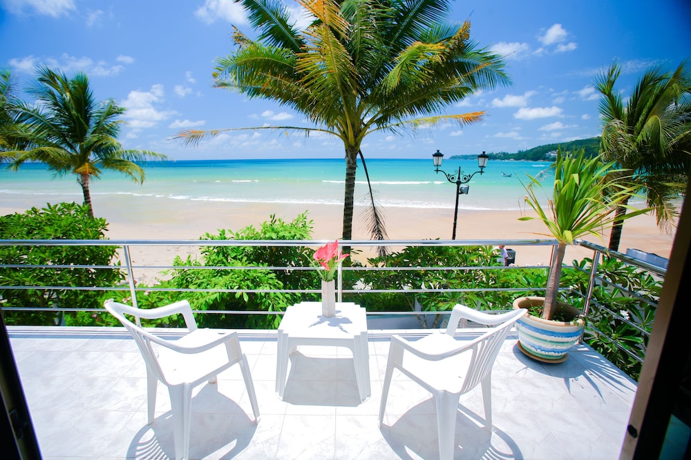 Studio, 1 King Bed, Beach View photo 1