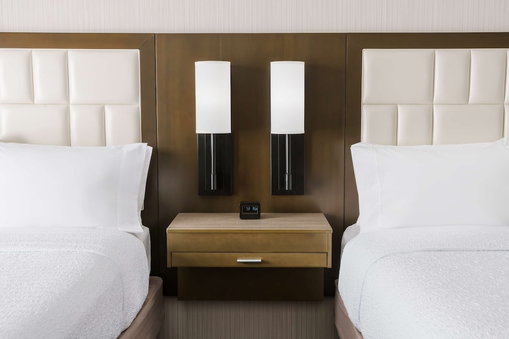 Room, 2 Queen Beds, Accessible, Non Smoking (Bathtub) photo 3
