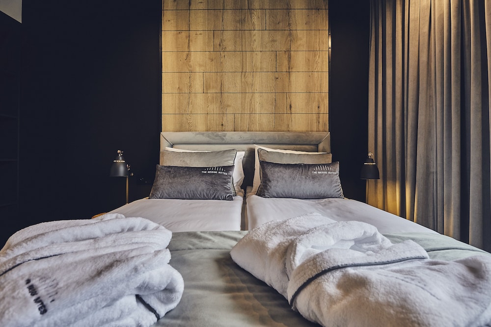 Superior Room, 1 Queen Bed, City View photo 3