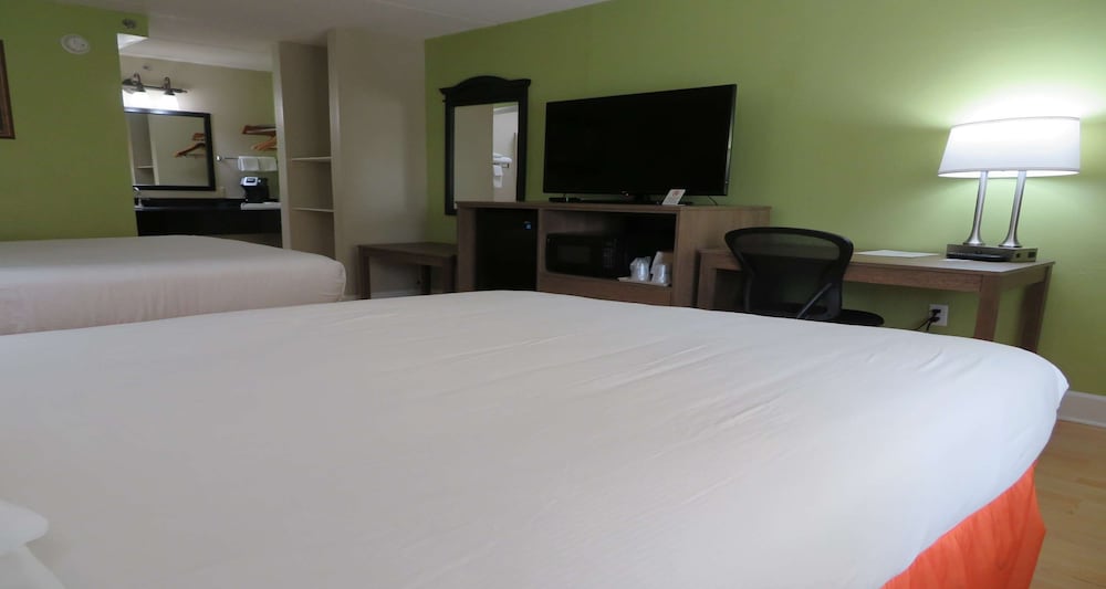 Suite, 2 Queen Beds, Non Smoking, Kitchen (with Sofabed) - Photo 3