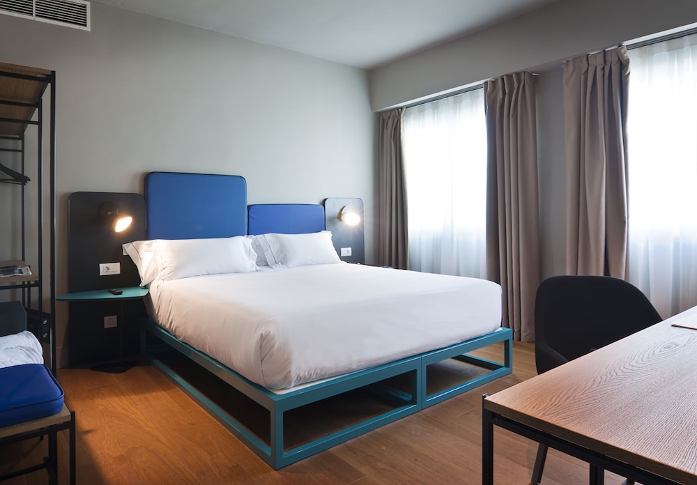 Executive Double Room, City View