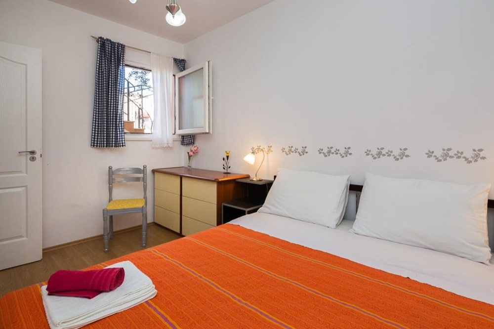 Apartment (Ivo - beach nearby - A2(2+2))